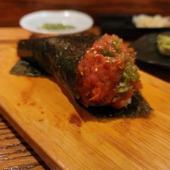 Spicy Scallop Roll